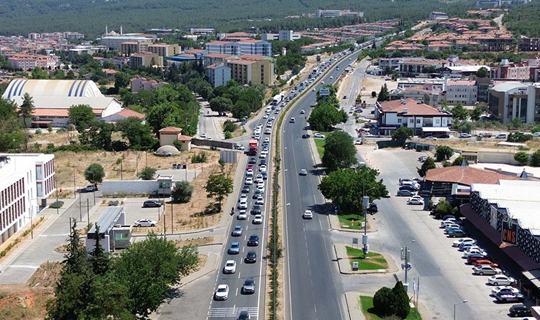 Muğla'da 10 kilometrelik araç kuyruğu