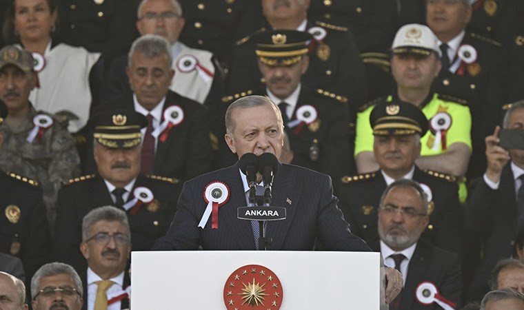 Erdoğan: Hukukun dışına çıkılarak devlete hizmet edilmez