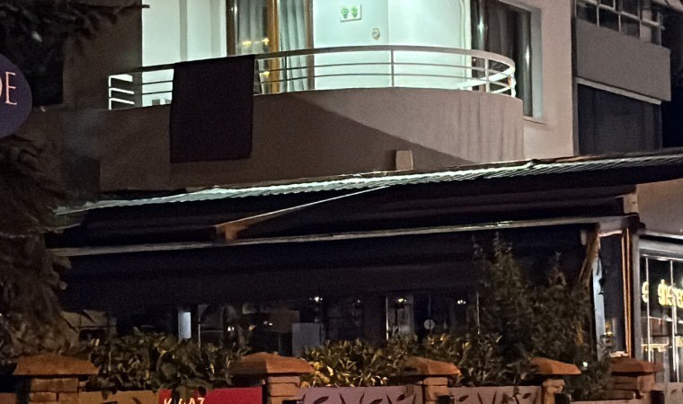 Caddebostan'da restoranın asma tavanı çöktü: 1 kişi yaralandı