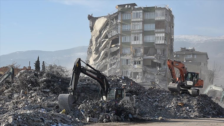 Uzmanı yöntemini açıkladı: Oturduğumuz binanın depreme dayanıklı olduğunu nasıl anlarız? İşte en basit yöntemi...