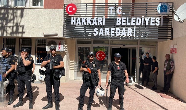 Hakkari Belediye Başkanı gözaltına alındı, Valilik yasak kararı aldı