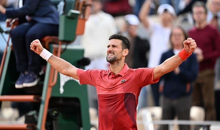 Novak Djokovic zorlanarak çeyrek finalde