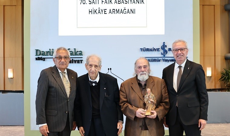 Sait Faik Ödülü'nü Barlas Özarıkça aldı