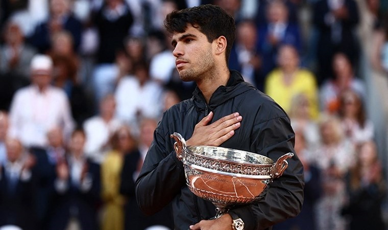 Adını tarihe yazdırdı: Roland Garros'ta şampiyon Carlos Alcaraz