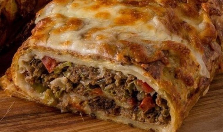 Lezzet dolu bir atıştırmalık: Kıymalı börek tarifi