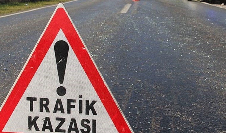 Mersin'de devrilen kamyonetteki 5 kişi yaralandı