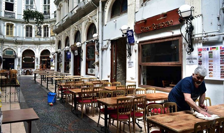 Uzmanlardan fahiş restoran zamlarına tepki: 'Pahalı bulunuyorsa tercih edilmemeli'