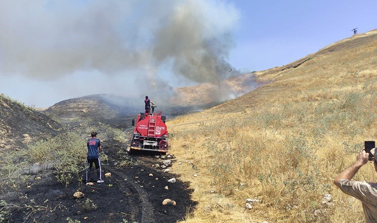 Diyarbakır’da anız yangını 9 saatte söndürüldü: 12 bin dönüm arazi zarar gördü