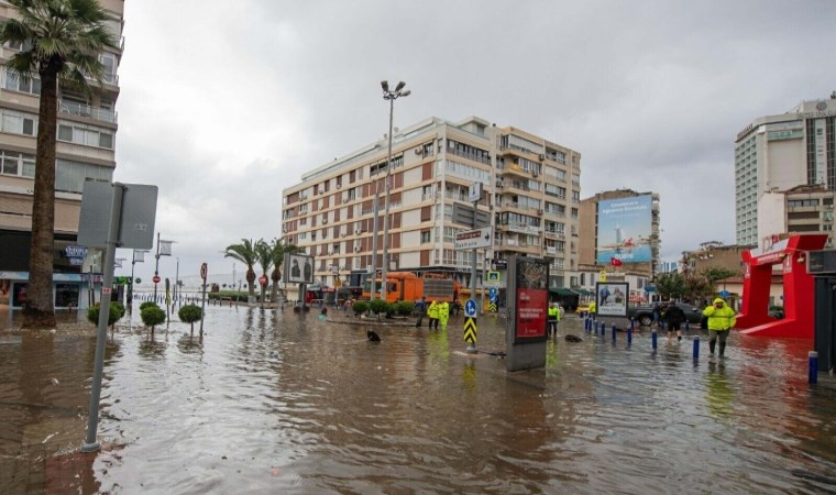 Uzmanından korkutan 'İzmir' açıklaması: 'Olası bir depremde deniz kentin içine girecek'