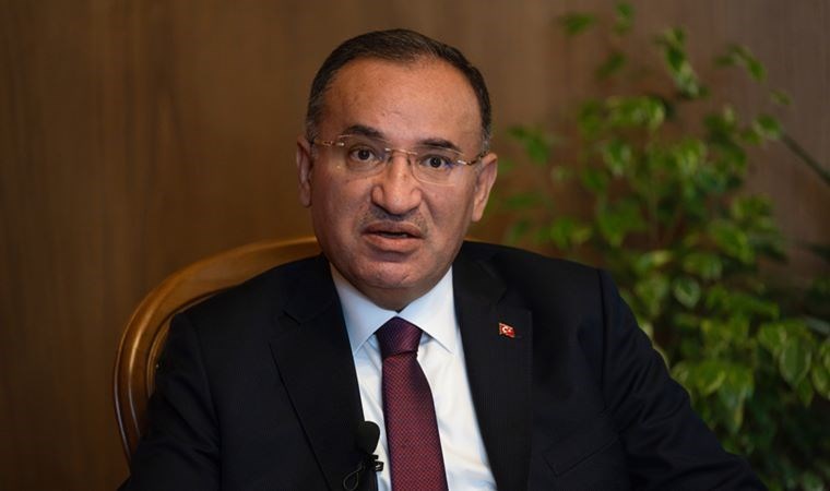 Bekir Bozdağ, 15 Temmuz'u anlattı: 'İnşallah şehitlik nasip olur da kilometreyi sıfırlar, Rabbimin huzuruna öyle çıkarım' demiştim