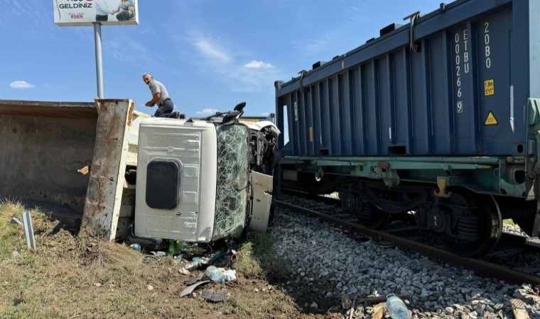 Çankırı'da tren, kamyona çarptı: 1 ölü, 3 yaralı