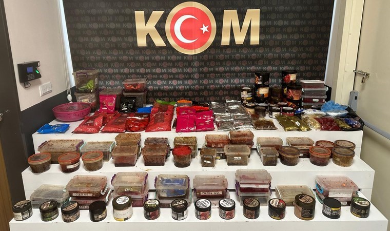 3 iş yerine baskın: 70 kilogram kaçak nargile tütünü ele geçirildi