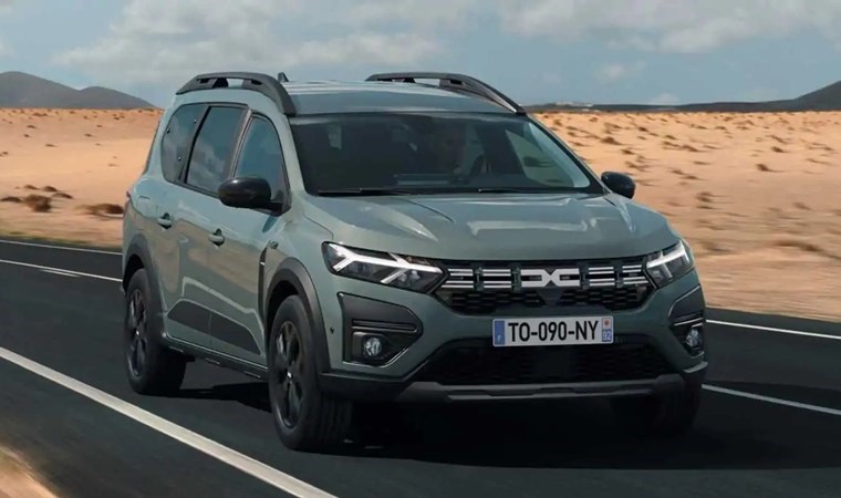 Dacia'nın hibrit modeli satışa sunuldu: Yüzde 40 yakıt tasarrufu! İşte Jogger Hybrid 140...