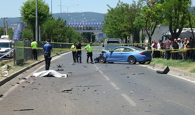 Bolu'da kavşakta 4 otomobilin karıştığı kaza: 2 ölü, 3 yaralı