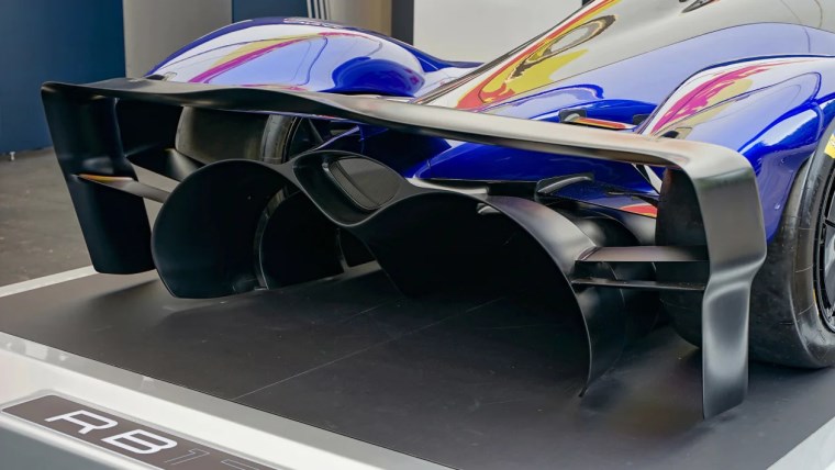 Formula 1'de yasaklandı, Red Bull yeni modelinde kullanıyor: 1200 beygirlik RB17 piste çıktı!