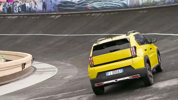 Fiat Grande Panda elektrikli ve hibrit motorla geliyor! İşte Türkiye fiyatları ve tüm özellikleri...