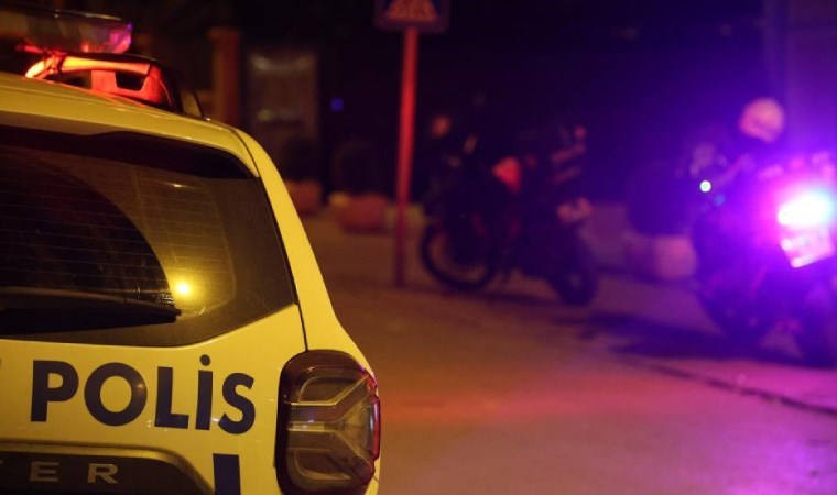 19 yaşındaki kişiyi vurdu, polise ateş açıp kaçtı