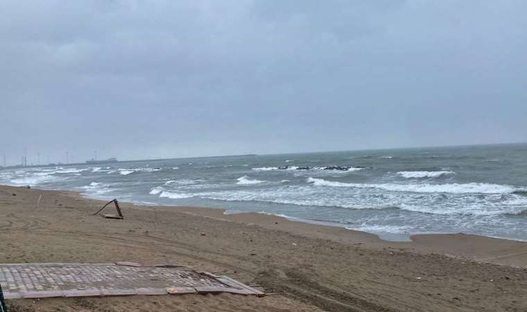 Şiddetli rüzgar etkili oluyor... Giresun'da denize girilmesi yasaklandı