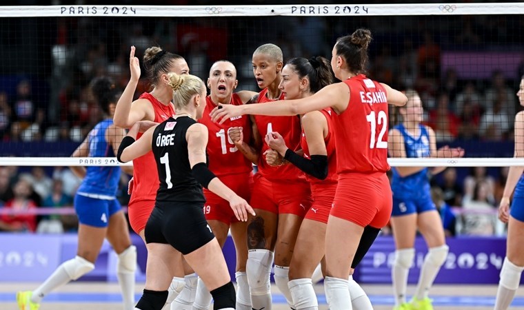 2-0'dan muhteşem geri dönüş: Filenin Sultanları, Olimpiyatlara Hollanda galibiyetiyle başladı!