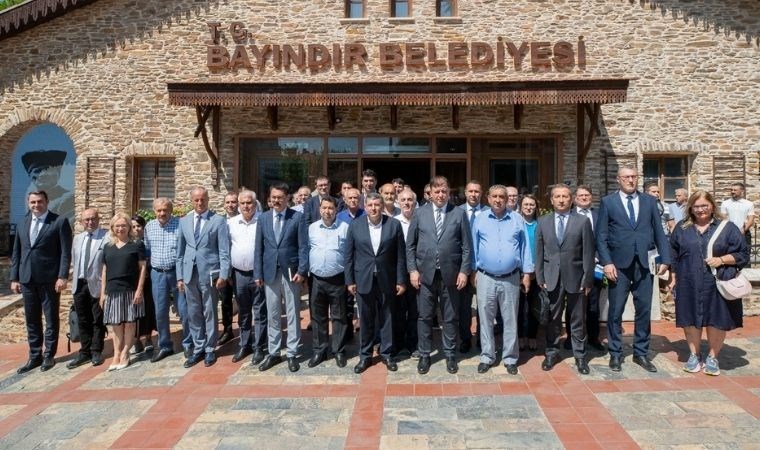 Başkan Tugay: Dayanışma içinde olacağız ama tasarrufu bırakmayacağız