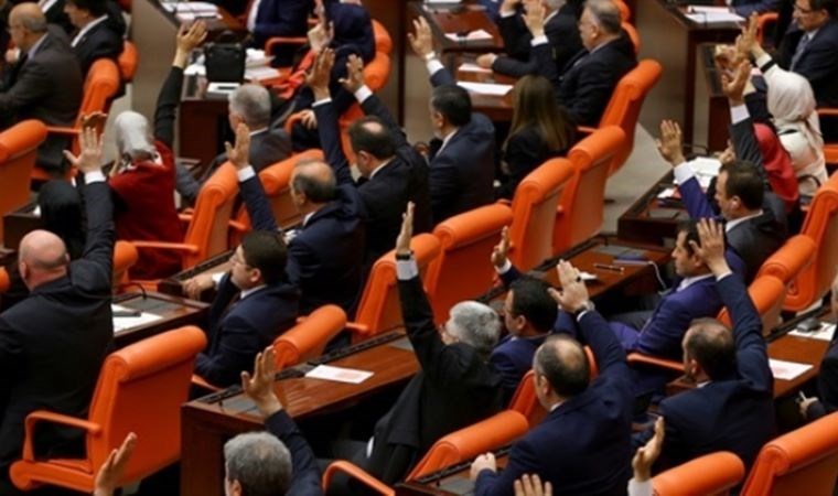 Elleri katliam yasasına kaldırdılar! Hangi partiden kaç vekil 'evet' dedi?