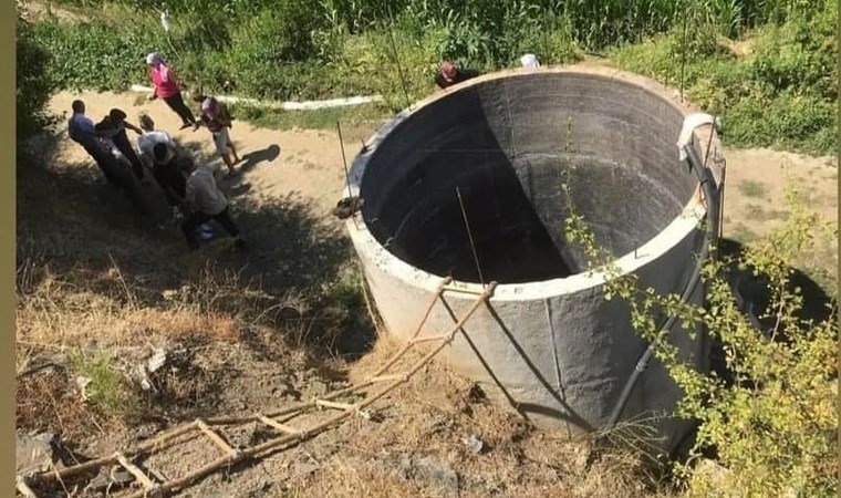 Serinlemek için girdiği su kuyusunda boğuldu