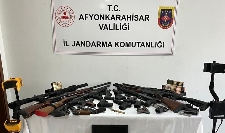 Jandarmadan kaçak silah tamir atölyesine baskın: 22 ruhsatsız silah ele geçirildi