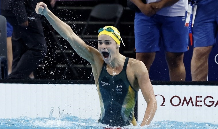 Kaylee McKeown, kendisine ait olimpiyat rekorunu kırdı!