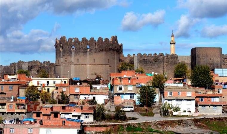 Diyarbakır'ın  ilçeleri! Diyarbakır'ın kaç ilçesi var?Diyarbakır'ın ilçe nüfusları kaç?Diyarbakır'ın ilçe belediyeleri hangi partiden?