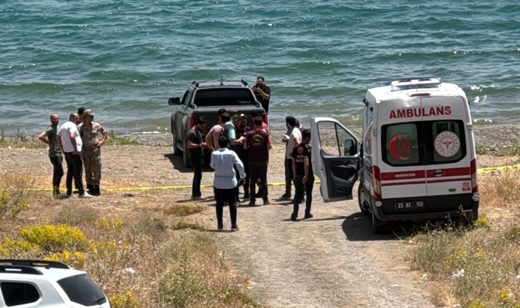 2 kişi otomobilde silahla vurulmuş halde ölü bulundu!