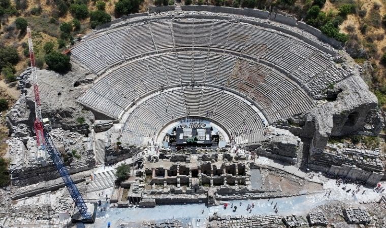 Efes’te Koressos Kapısı gün yüzüne çıkıyor