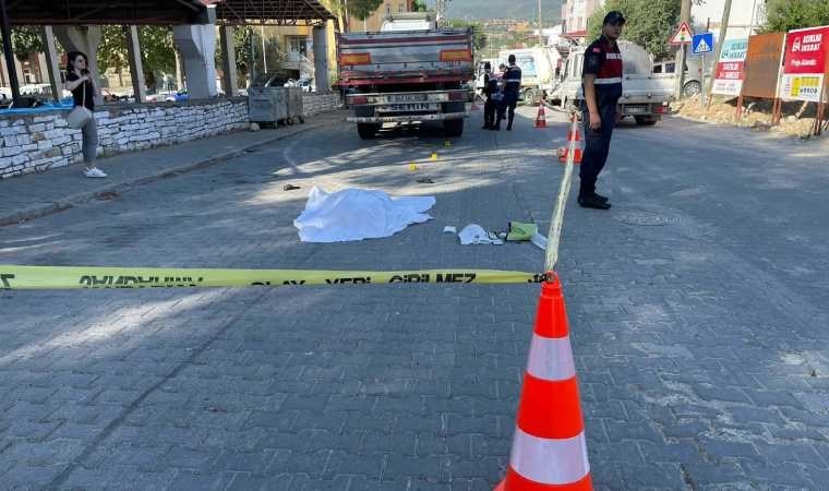 Muğla'da işine giden kadın TIR'ın altında kalarak hayatını kaybetti