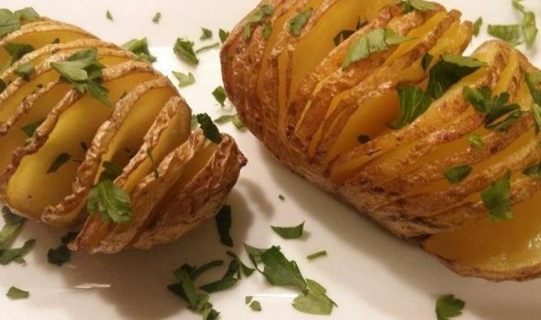 Şık ve lezzetli: Hasselback patates tarifi