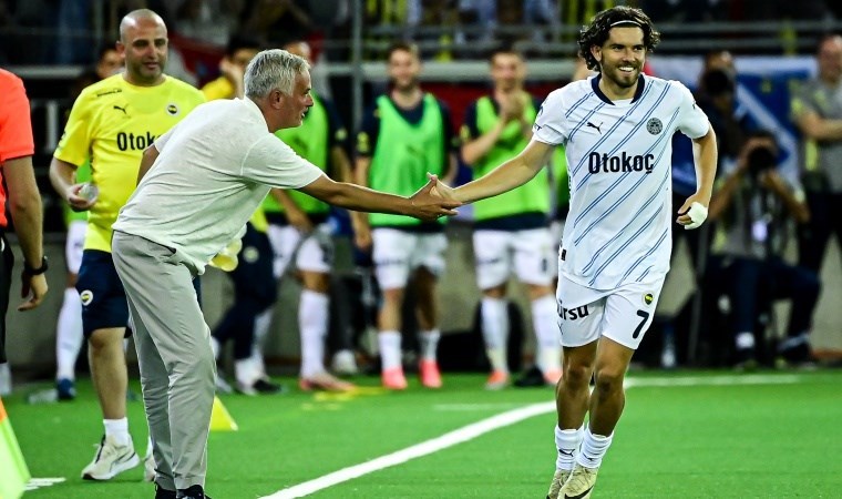 Jose Mourinho'dan Ferdi Kadıoğlu açıklaması: 'Takımda kalmasını istiyorum ama...'