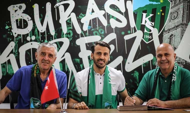 Caner Osmanpaşa, Kocaelispor'la imzaladı