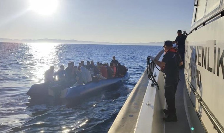 Çanakkale açıklarında 24 düzensiz göçmen yakalandı