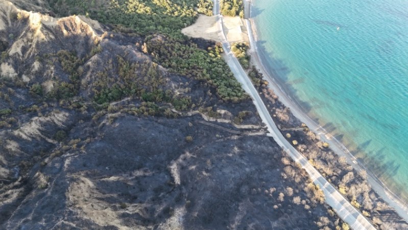 Tarihi Gelibolu Yarımadası'ndaki yangında etkilenen Anzak Koyu havadan görüntülendi