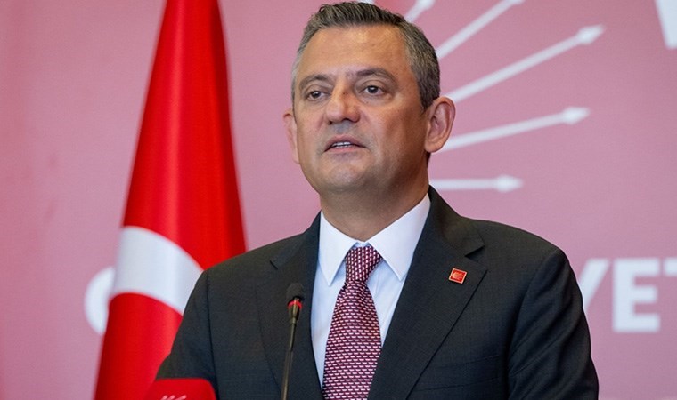 CHP Genel Başkanı Özel: İstanbul ve Ankara Büyükşehir Belediyemiz itfaiyeleri İzmir'deki yangına müdahale için yoldalar