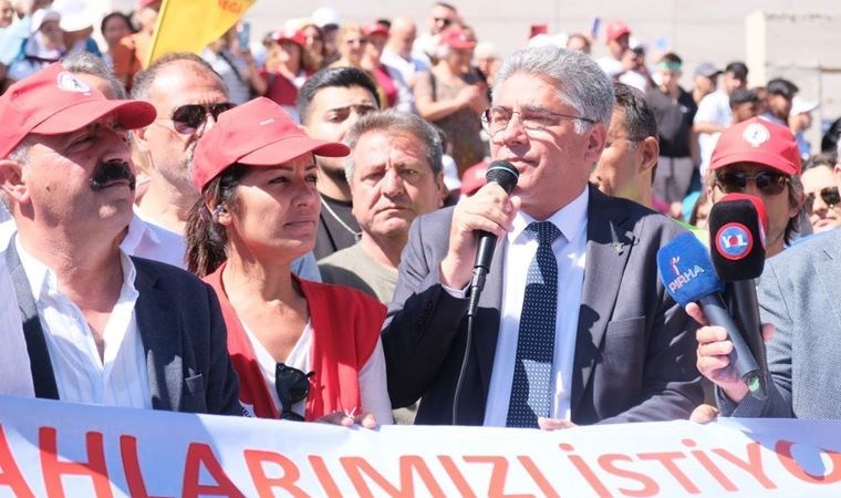 Alevi örgütleri, Hacıbektaş-ı Veli'yi anma etkinliklerinde Alevi-Bektaşi Kültür ve Cemevi Başkanlığı'nın programını protesto etti