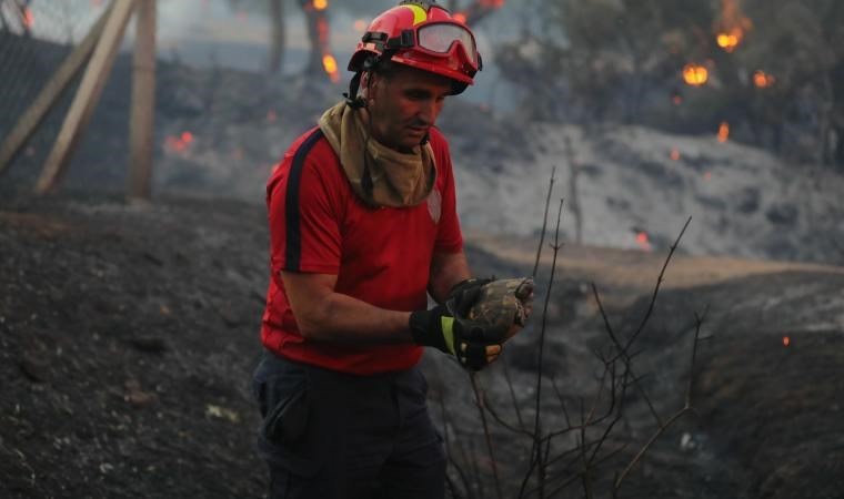 İBB ekipleri İzmir'deki yangın söndürme çalışmalarına destek verdi