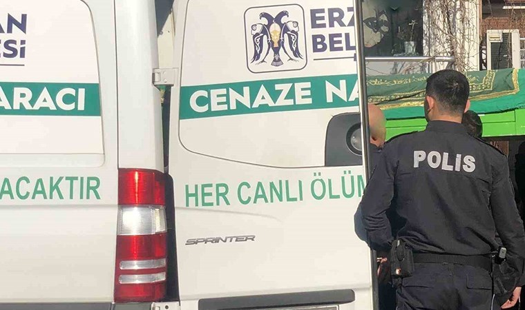 Araç içerisinde kalp krizi geçiren kamyon sürücüsü hayatını kaybetti