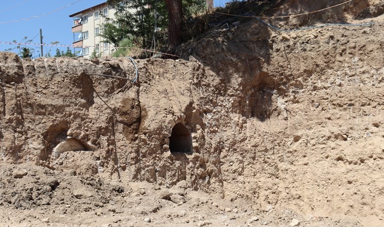 Amasya’da temel kazısında Roma Dönemi'ne ait 3 eski mezar bulundu