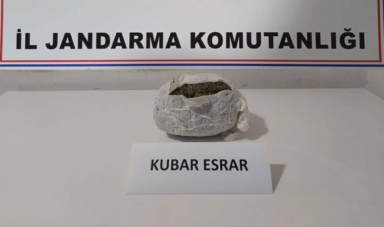 Yolcu otobüsündeki valizde 1,5 kilo esrar ele geçirildi