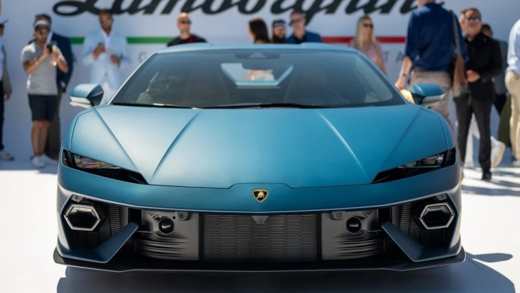 Lamborghini son modelini tanıttı: İşte 920 beygirlik hibrit Temerario'nun teknik özellikleri ve fiyatı...