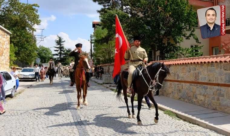 Atatürk 102 yıl sonra yeniden Akşehir’de