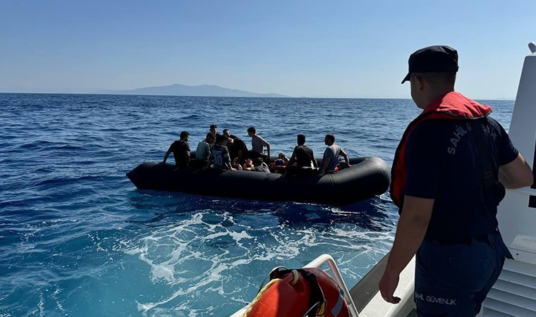 İzmir açıklarında 100 düzensiz göçmen kurtarıldı