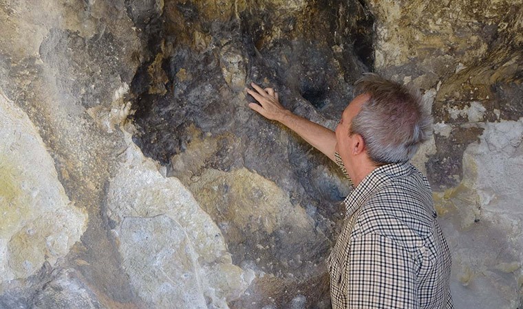 1600 yıllık mağara kilisede 'defineci' tahribatı: 'Böyle bir yapıyla ilk kez karşılaşıyoruz'