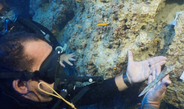 Akdeniz'de Girit-Minos Uygarlığına ait 3 bin 600 yıllık hançer bulundu