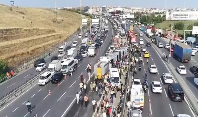 Son Dakika... Küçükçekmece'deki metrobüs kazasında yeni gelişme: Kaza anının araç içi görüntüleri ortaya çıktı