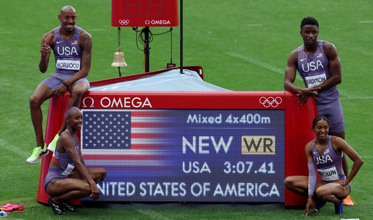 ABD 4x400 Karışık Bayrak Takımı, dünya rekorunu geliştirdi